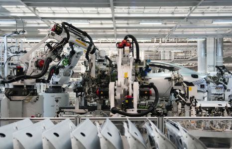 2025中國(guó)經(jīng)濟(jì)回眸 攀高逐新,質(zhì)勝未來(lái)——新質(zhì)生產(chǎn)力在紡織業(yè)一線的發(fā)展見(jiàn)聞